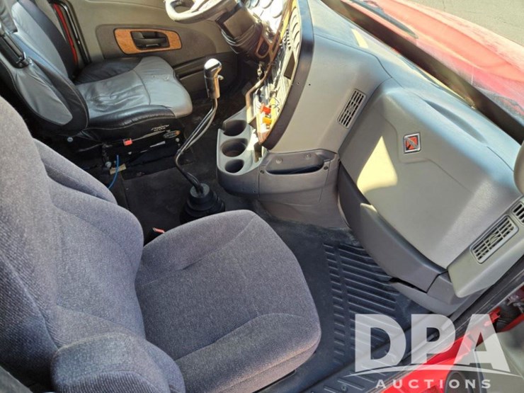 2011-international-prostar-image-34