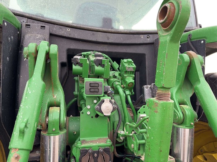 john-deere-6215r-image-7