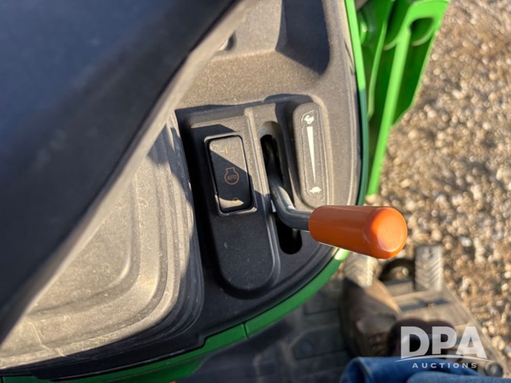 john-deere-2032r-image-54