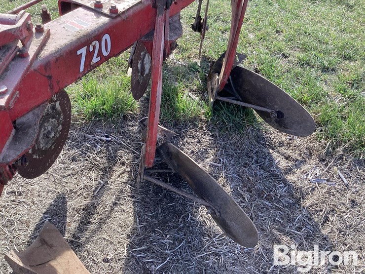 international-720-image-14