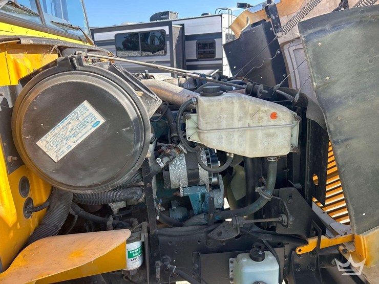 2003-ic-corporation-3000ic-school-bus-image-8