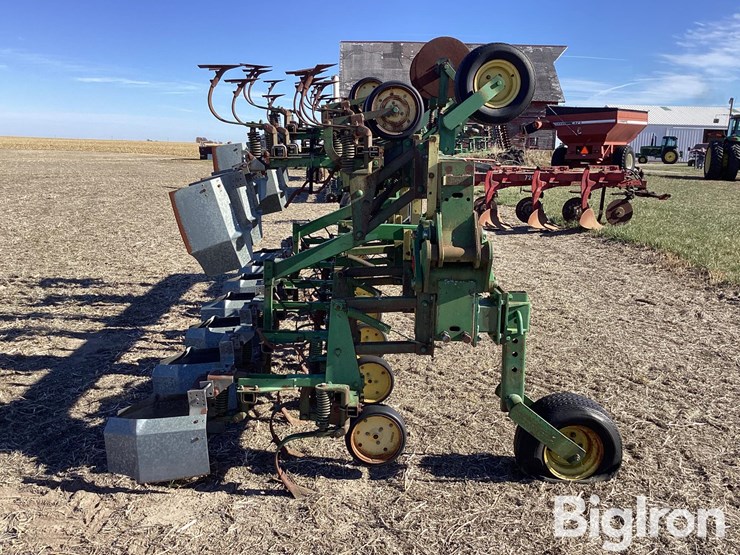 john-deere-845-image-4