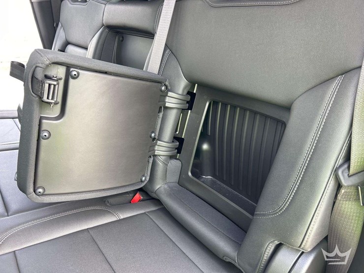 2023-chevrolet-1500-image-26