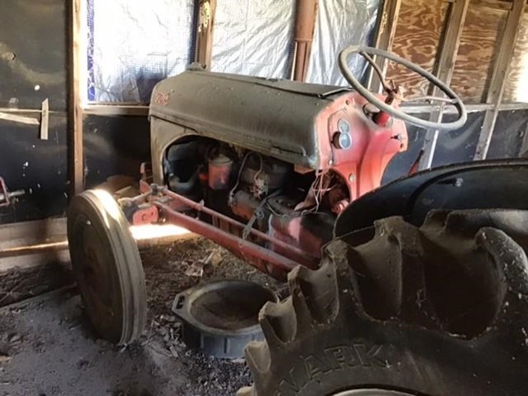 1947-ford-8n-image-2