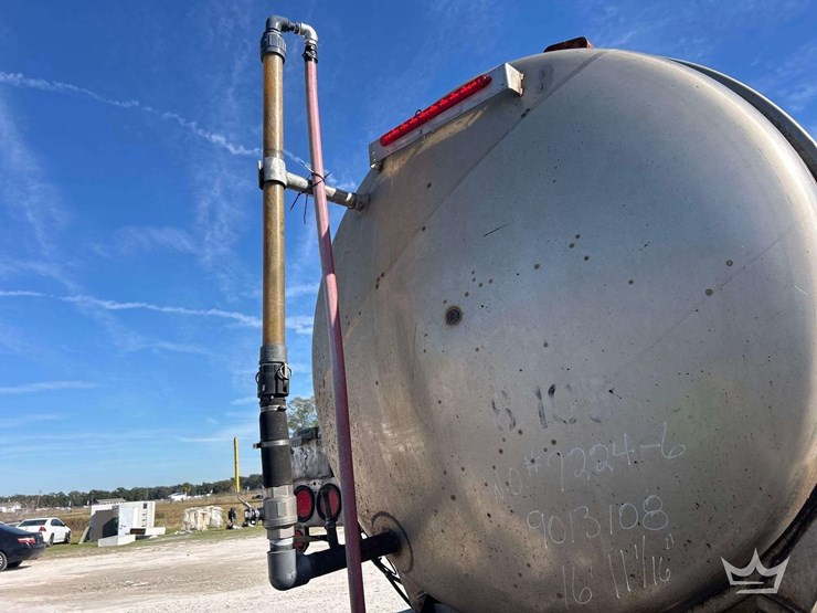 1981-kari-kool-6,500-gallon-t/a-tanker-trailer-image-11