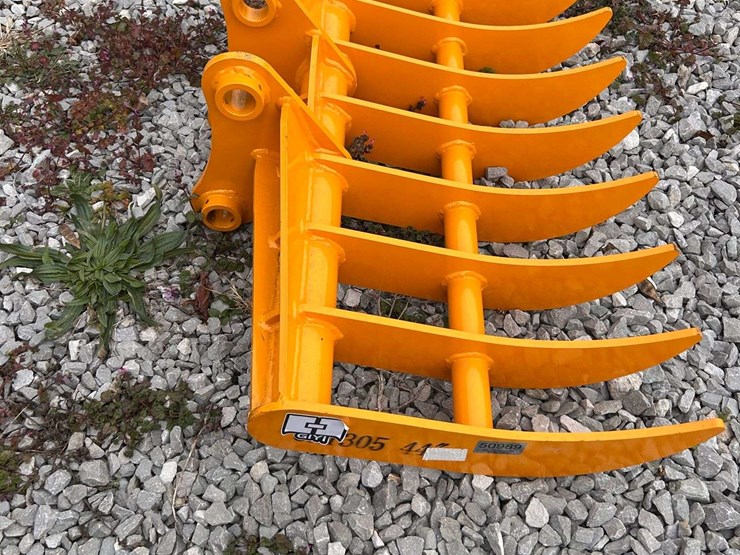 caterpillar-305-image-1