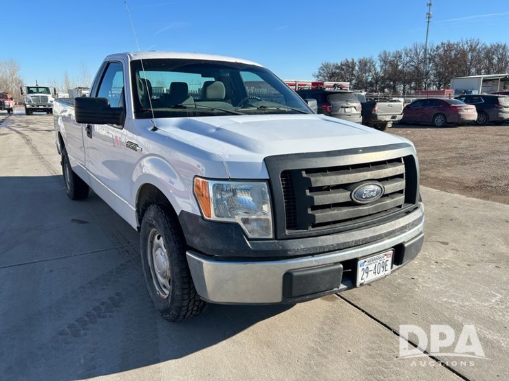 2014-ford-f150-xl-image-11