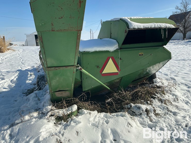 john-deere-300-image-19