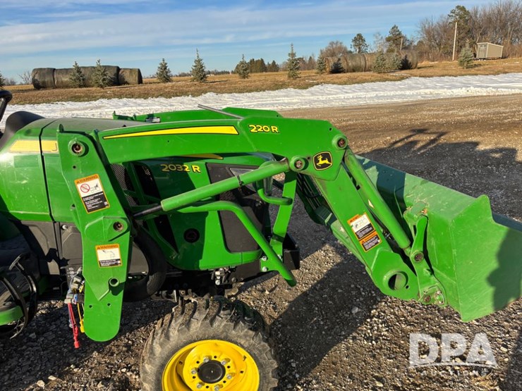 john-deere-2032r-image-36