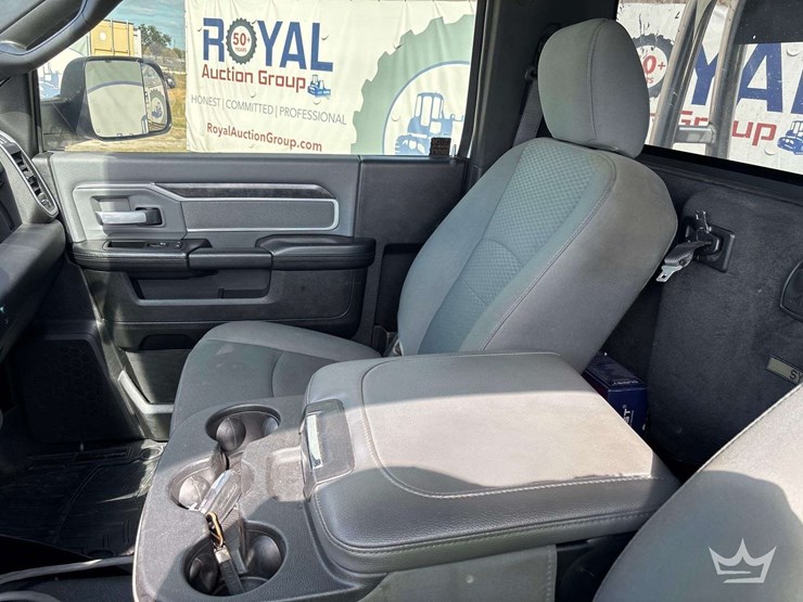 2022-dodge-ram-4500-image-34