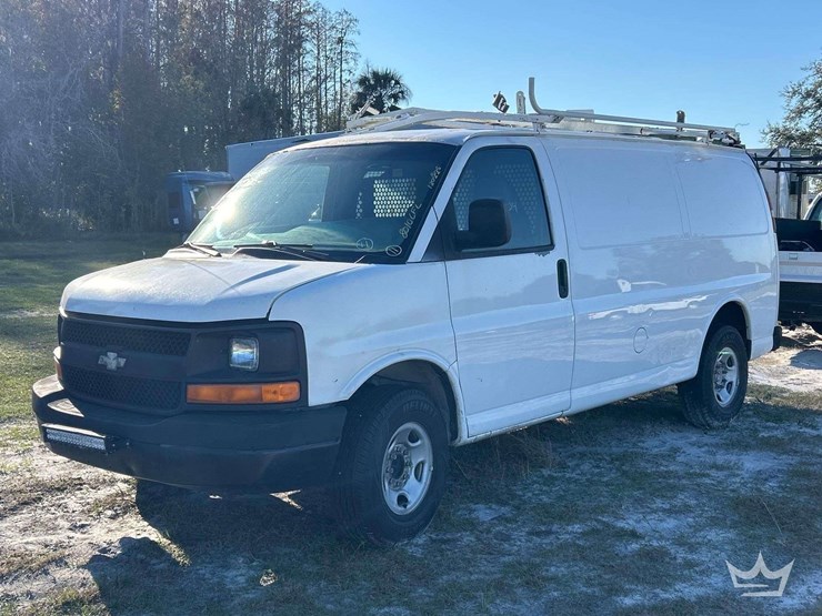 2006-chevrolet-express-3500-image-1