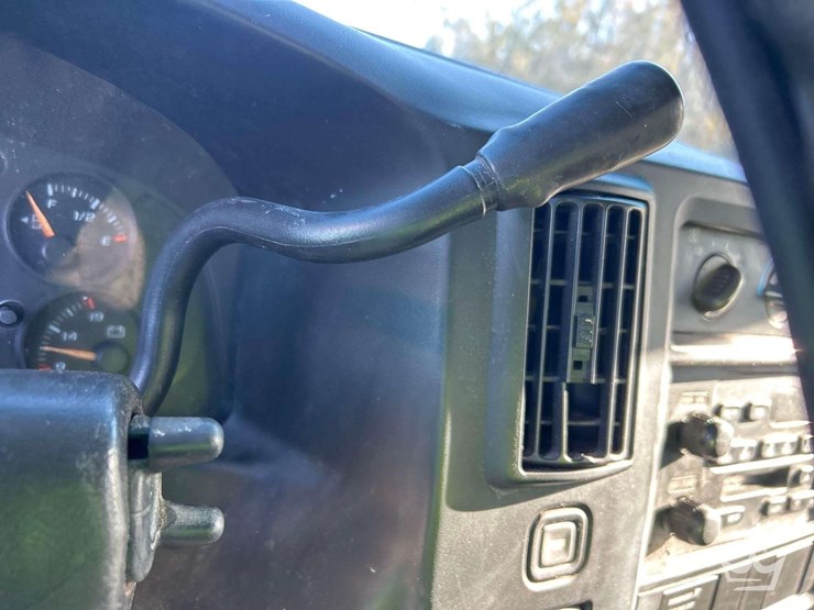 2006-chevrolet-express-3500-image-17