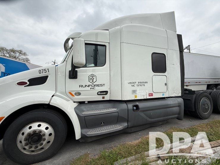 2019-peterbilt-579-image-5