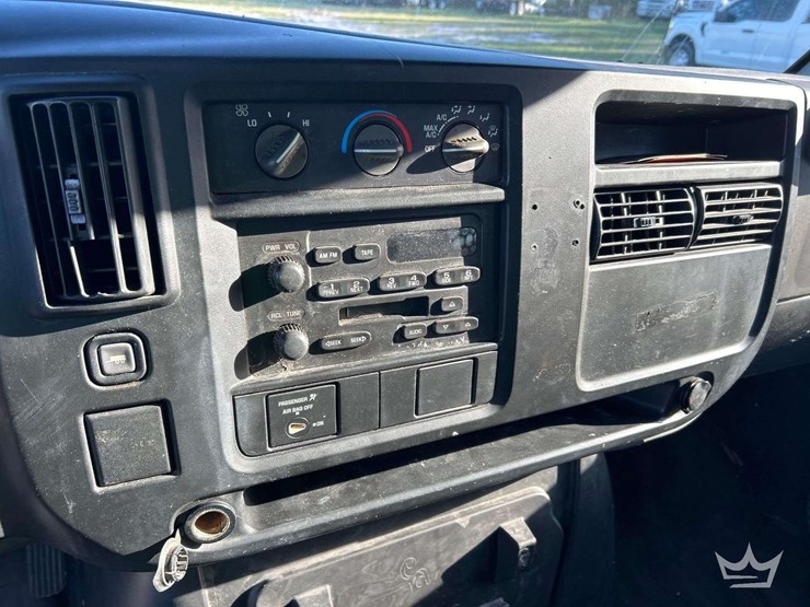 2006-chevrolet-express-3500-image-18