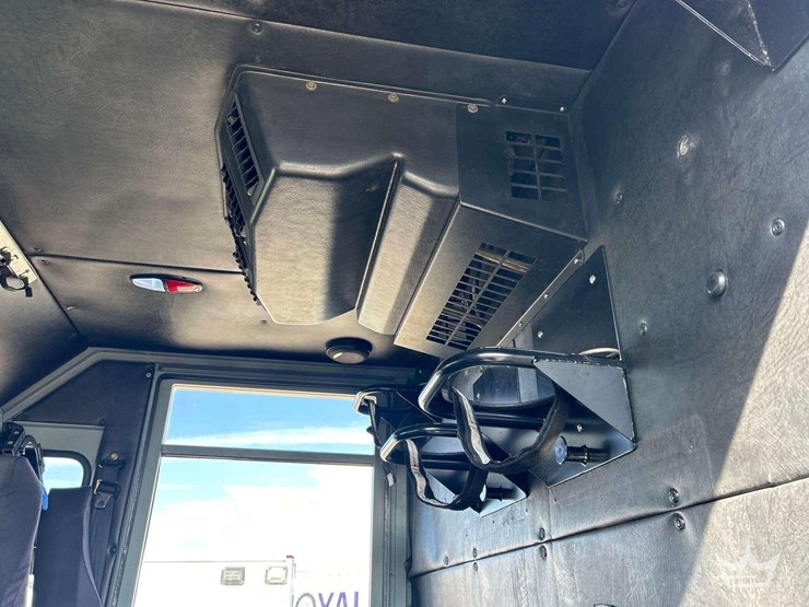 2001-pierce-spartan-model-tilt-pumper-fire-truck-image-16