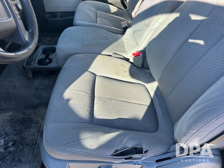 2014-ford-f150-xl-image-34