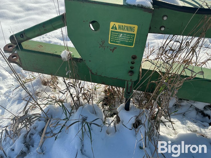 john-deere-300-image-11