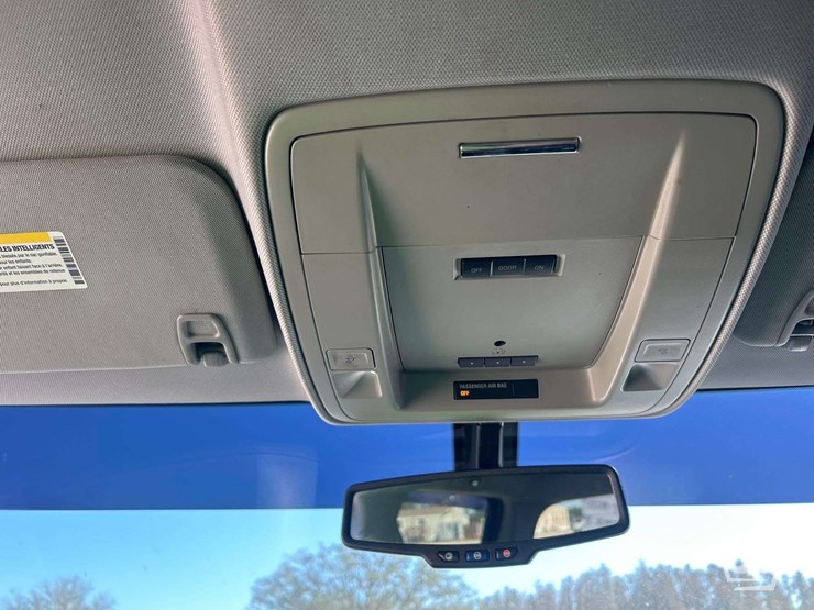 2014-gmc-sierra-slt-4x4-crew-cab-pickup-truck-image-16