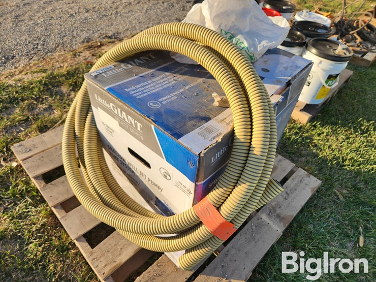 littlegiant-water-pump-w/-hose-image-7