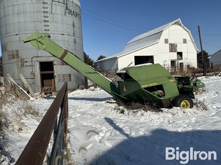 john-deere-300-image-5