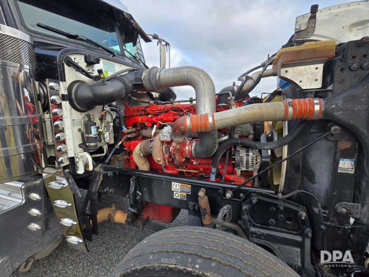 2020-peterbilt-389-image-9