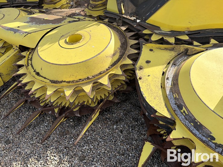 2022-john-deere-772-image-18