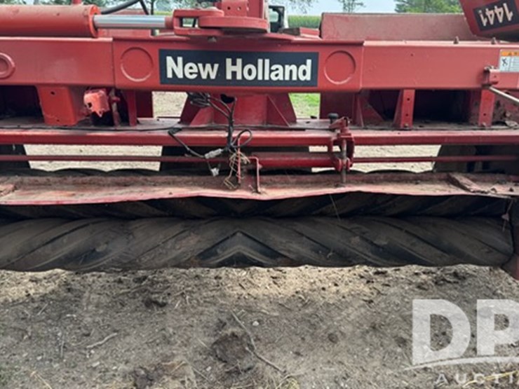 2006-new-holland-1441-image-7