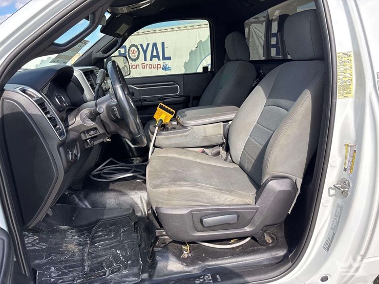 2022-dodge-ram-4500-image-26