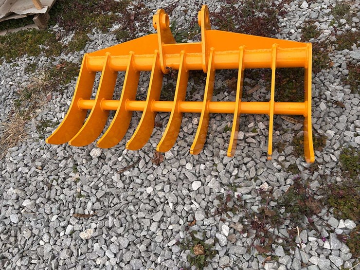 caterpillar-305-image-4