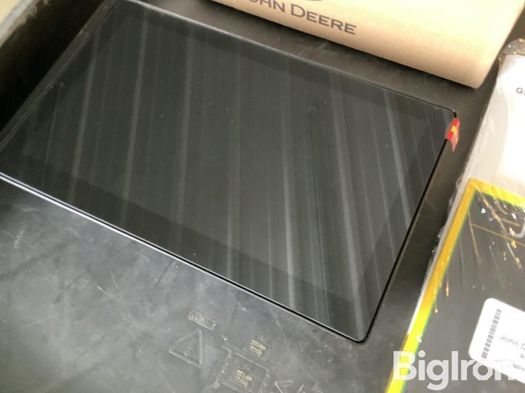 2025-john-deere-g5-plus-universal-display-image-2