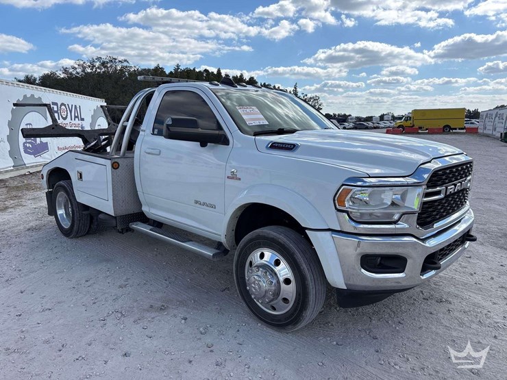 2022-dodge-ram-4500-image-2
