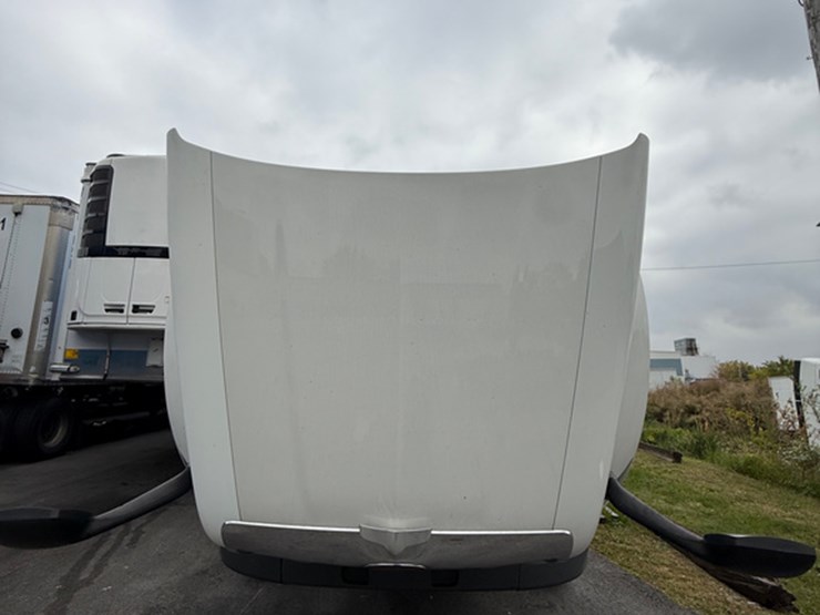 2019-peterbilt-579-image-14