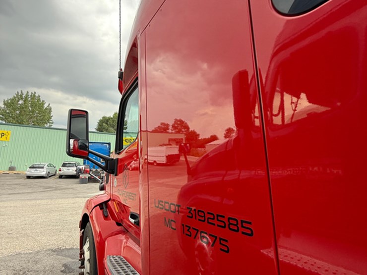 2020-peterbilt-579-image-9