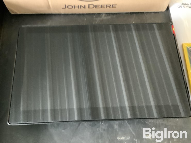 2025-john-deere-g5-plus-universal-display-image-3