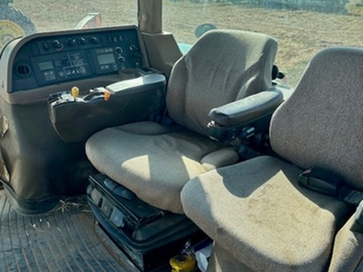 john-deere-8330-image-3