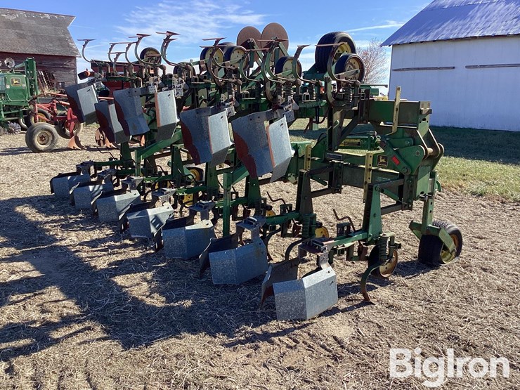 john-deere-845-image-5