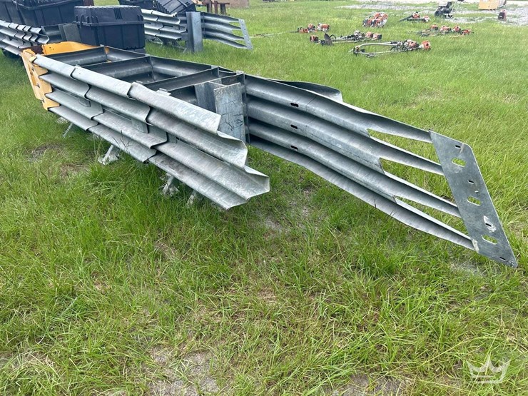 redirective-crash-cushion-guardrail-image-2