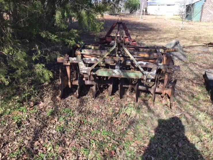 1947-ford-8n-image-5