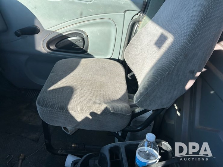 international-7400-image-59