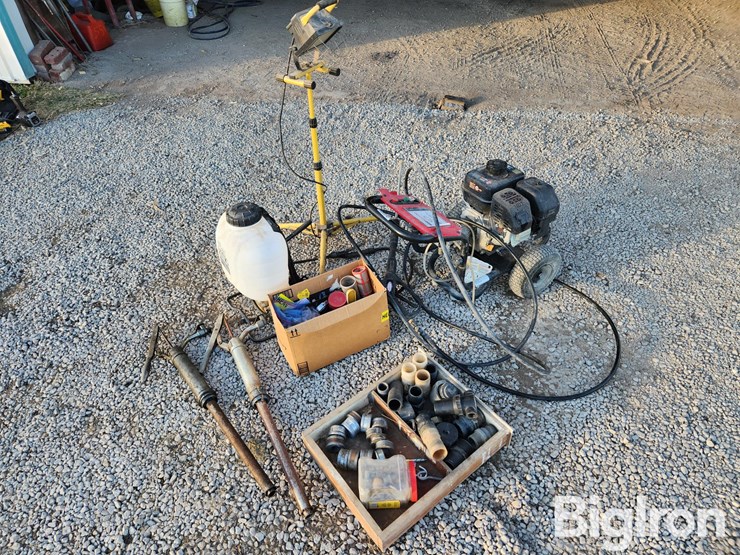 clean-machine-power-washer-&-assorted-tools-image-9