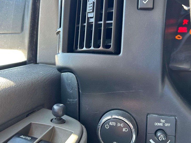 2017-chevrolet-express-2500-image-17