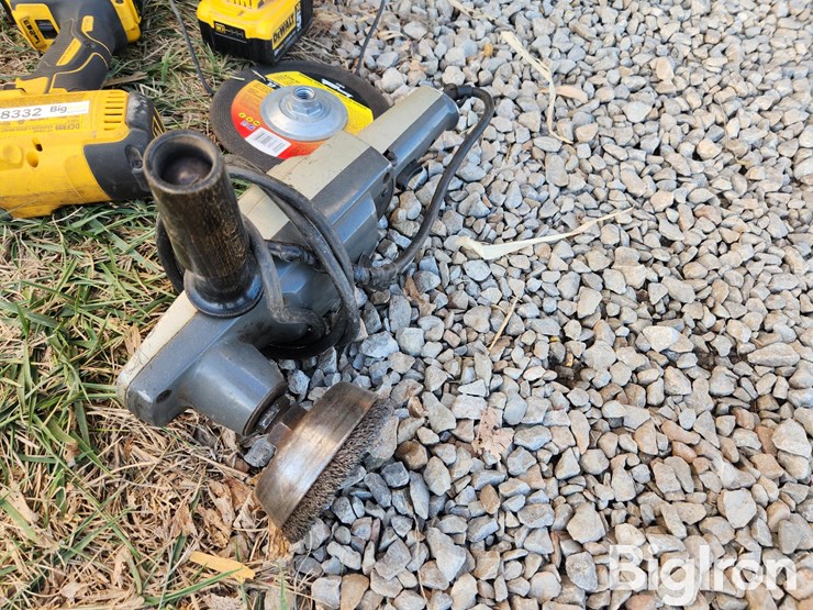 1/2"-dewalt-impact-&-assorted-tools-image-9