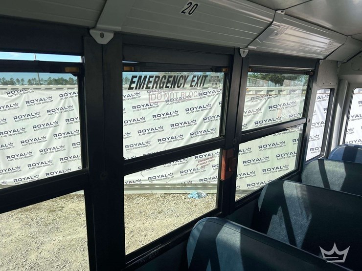 2008-freightliner-b2-image-21