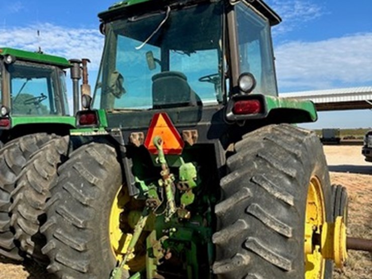 john-deere-4440-image-2