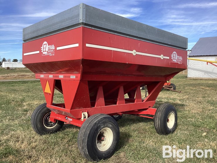 ez-trail-1348-b-400-bu-gravity-wagon-image-4