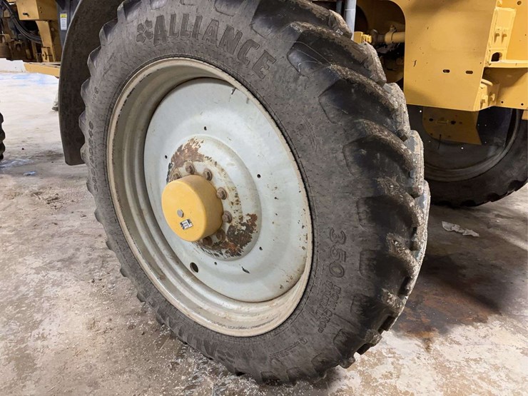 984-rogator-sprayer-w/120'-booms-image-2