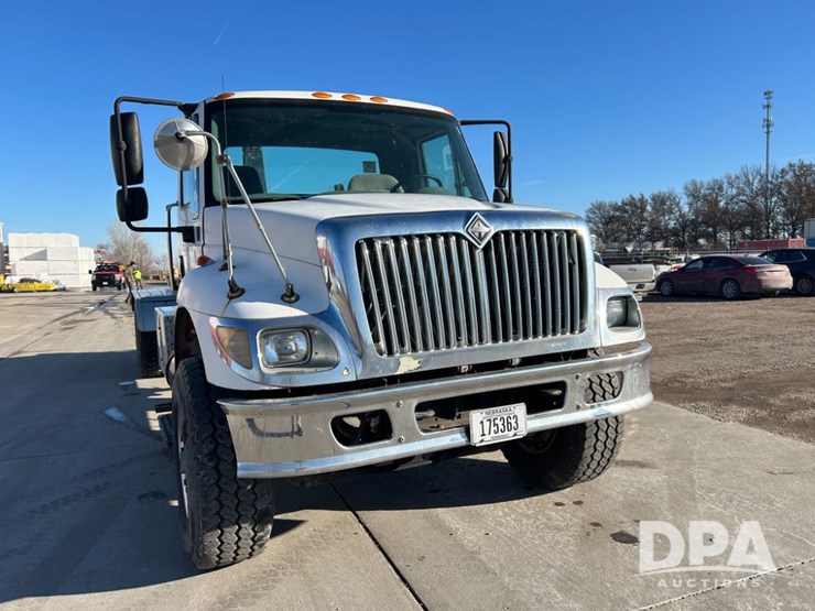 international-7400-image-45