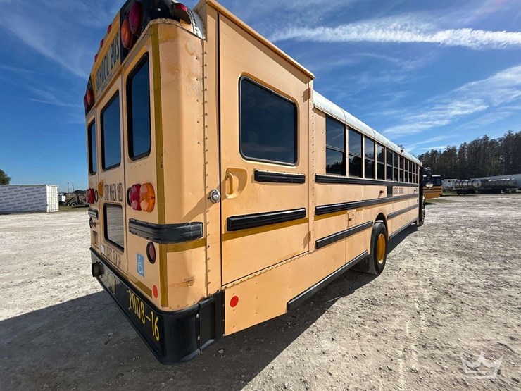 2009-ic-corporation-pb105-school-bus-image-3