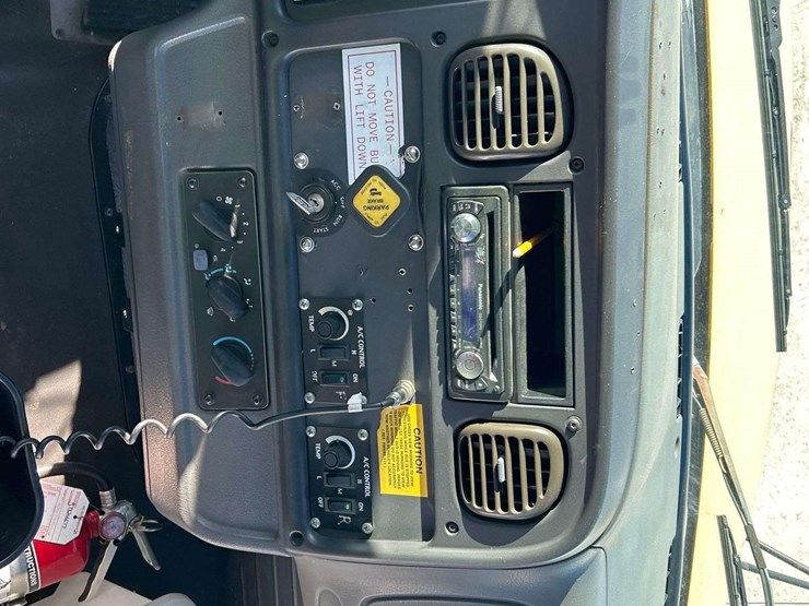 2007-frienghtliner-b2-school-bus-image-14