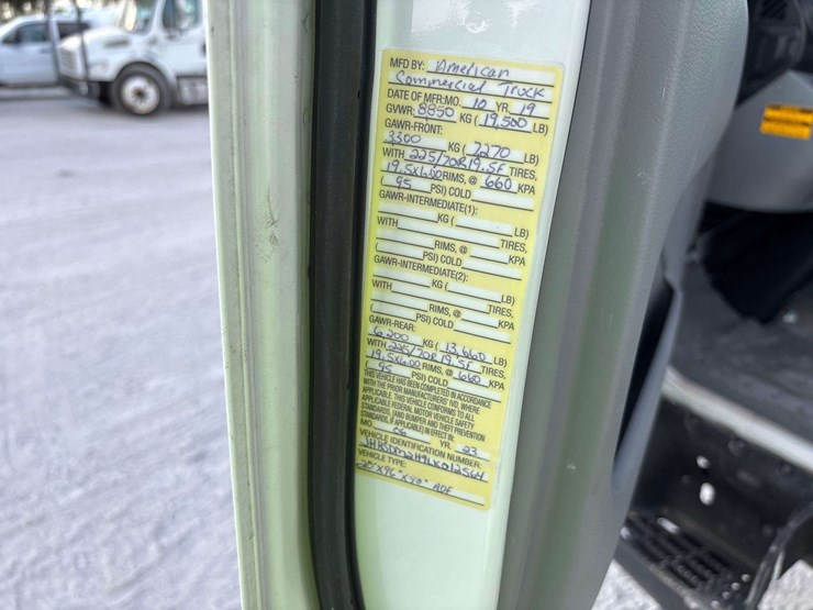 2020-hino-195-image-7